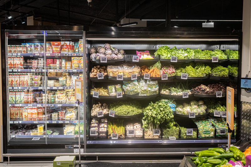 En France, la hausse des prix et les inégalités fragilisent le « Pacte alimentation », selon une étude