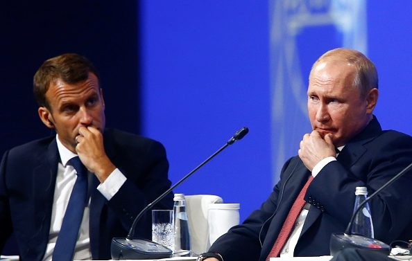 Emmanuel Macron préconise des discussions européennes avec Vladimir Poutine si les efforts de paix américains échouent