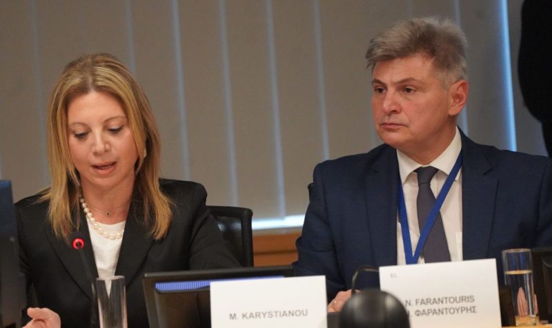 Grèce : la mère d'une victime de l'accident ferroviaire de 2023 demande au procureur européen de lever l'immunité des ministres