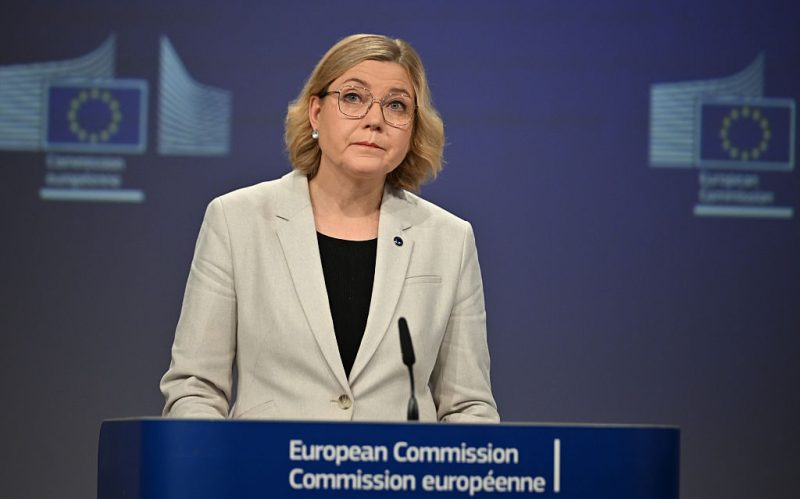 Bruxelles prête à prendre « d’autres mesures » concernant Grok, selon la commissaire Virkkunen