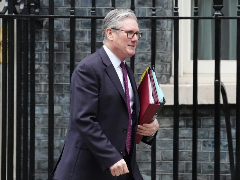 Le Premier ministre britannique cherche du soutien international pour interdire X