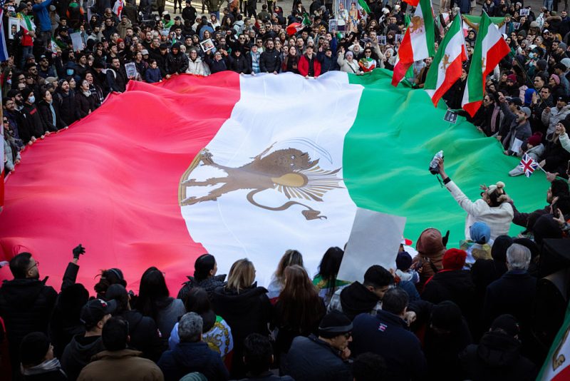 Répression en Iran : plusieurs États membres de l’UE convoquent les ambassadeurs iraniens et réclament des sanctions