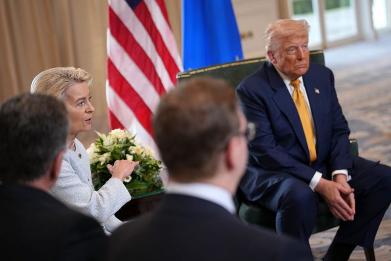 Les droits de douane imposés par Trump ne parviennent pas à réduire l'excédent commercial entre l'UE et les États-Unis