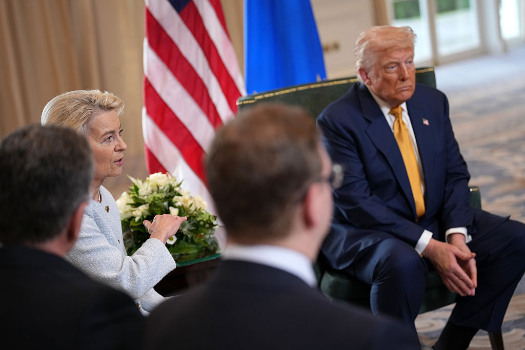 Les droits de douane imposés par Trump ne parviennent pas à réduire l'excédent commercial entre l'UE et les États-Unis