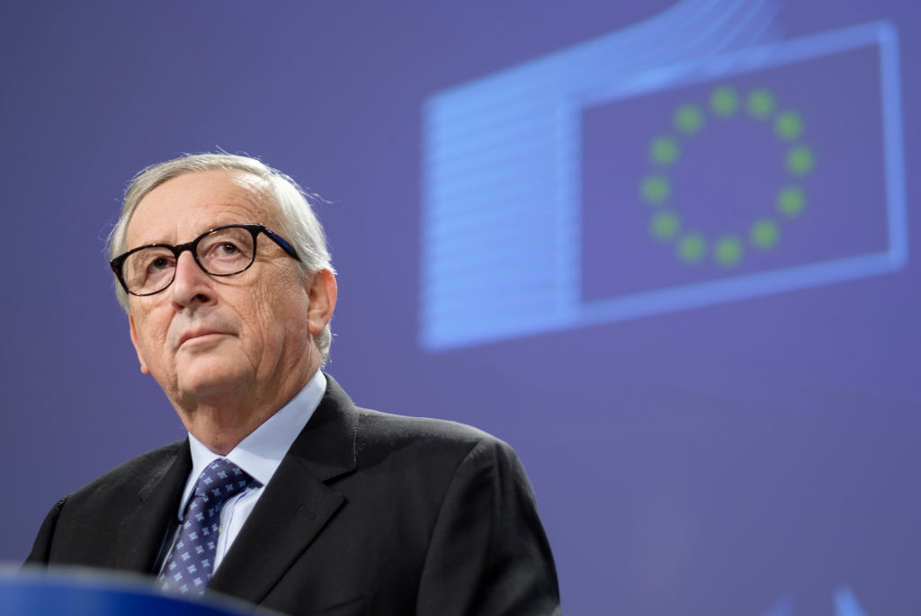 Juncker reproche le flirt du PPE avec l&rsquo;extrême droite et exhorte Weber à jouer cartes sur table