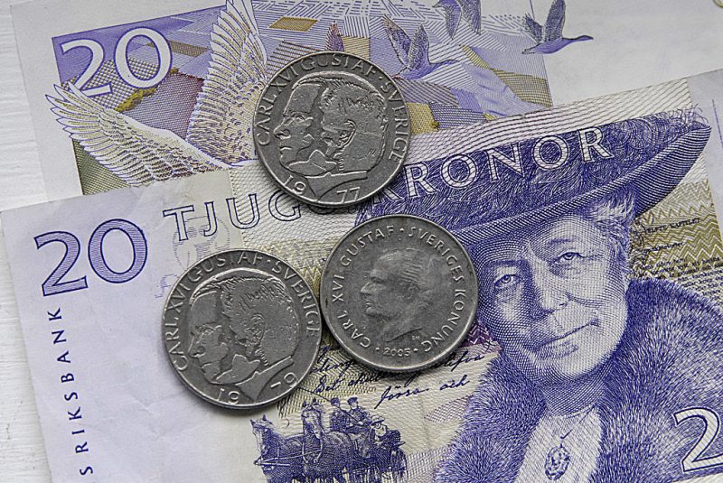 La Suède, royaume du sans cash, fait marche arrière sur les billets