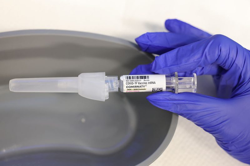La Pologne et la Roumanie doivent verser près de 2 milliards d'euros à Pfizer et BioNTech