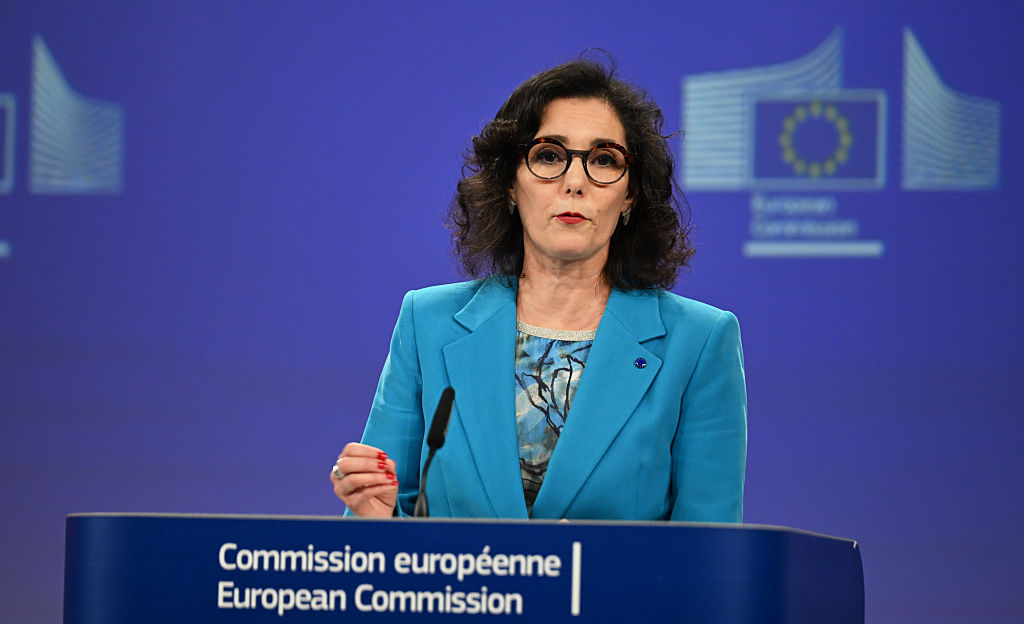 Lahbib exclut toute nouvelle législation européenne sur l'égalité de genre