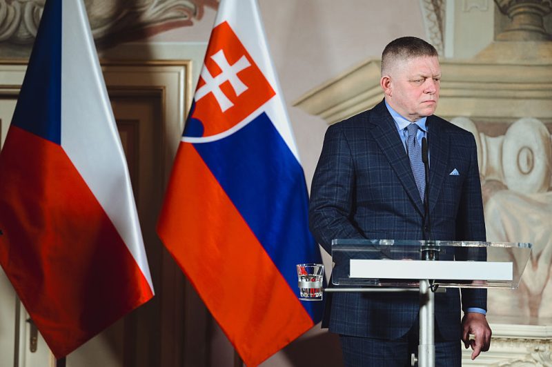Fico propose des réformes électorales après la chute d'Orbán en Hongrie