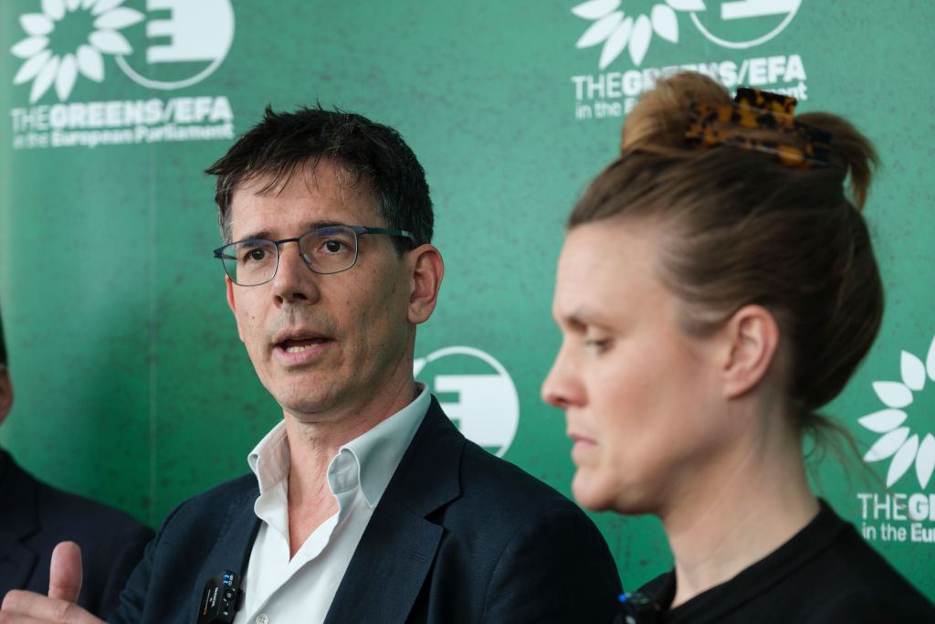 Le coprésident des Verts quitte Bruxelles