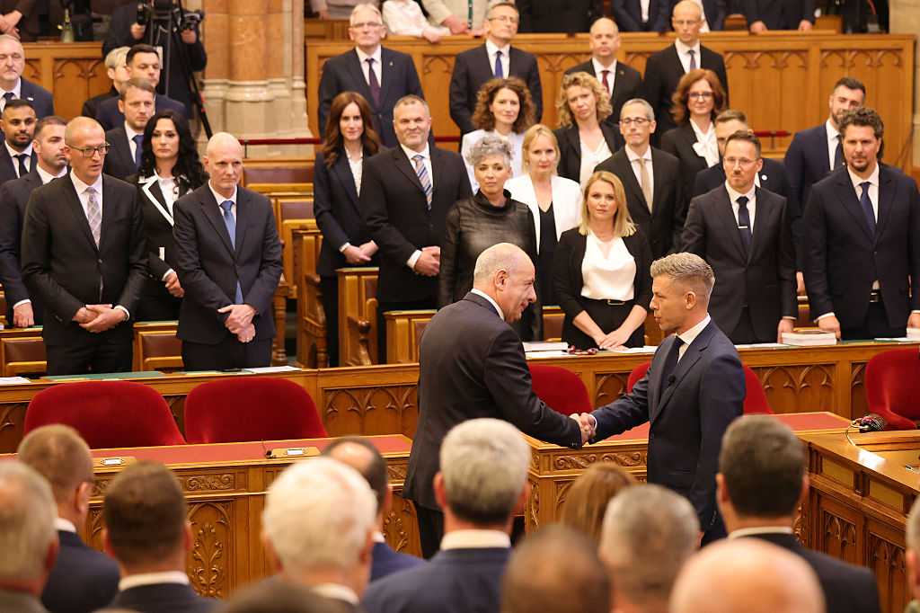 « Vous devez partir » : le Premier ministre hongrois intensifie sa campagne contre le président de l'ère Orbán