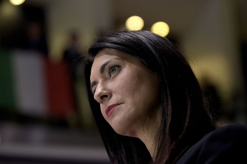 Picierno reste en poste malgré les pressions des socialistes pour qu'elle démissionne