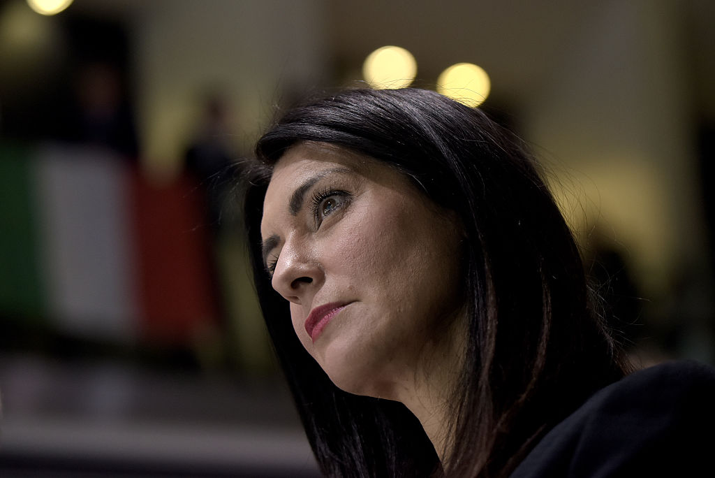 Picierno reste en poste malgré les pressions des socialistes pour qu'elle démissionne