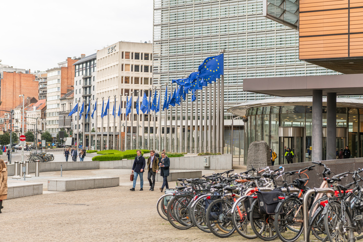 Nouveau calendrier des examens pour les futurs eurocrates : l’UE s’adapte à l’afflux de candidatures