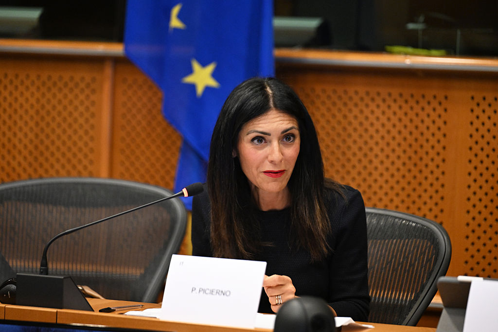 La vice-pr&eacute;sidente italienne du Parlement europ&eacute;en quitte les socialistes