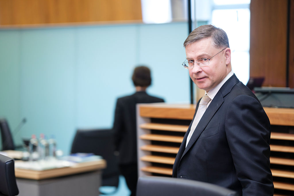 Tomber d'accord sur le budget n'est « pas si simple », admet Dombrovskis