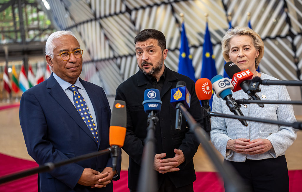 Les 8 milliards d'euros accordés par l'UE à Kiev éclipsés par des dissensions diplomatiques