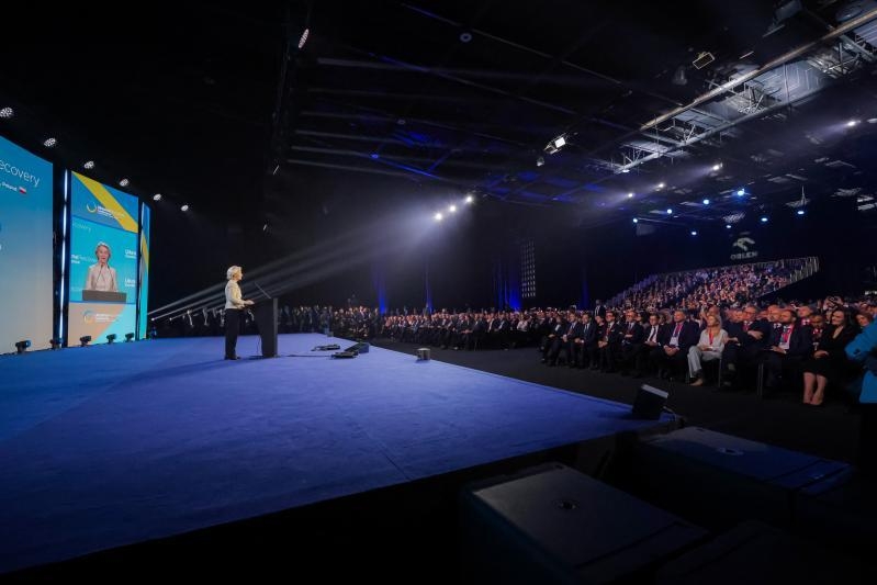 La conférence sur la reconstruction de l'Ukraine débute sans Zelenskyy