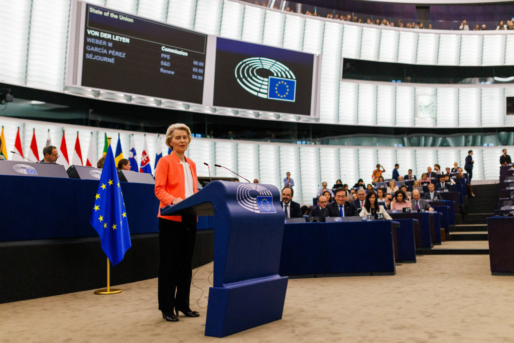 EXCLUSIF : L'UE pourrait annoncer en septembre l'interdiction des réseaux sociaux pour les enfants