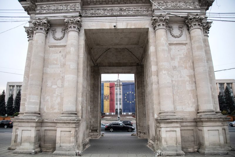 La Moldavie nomme un financier pro-UE à la tête du gouvernement