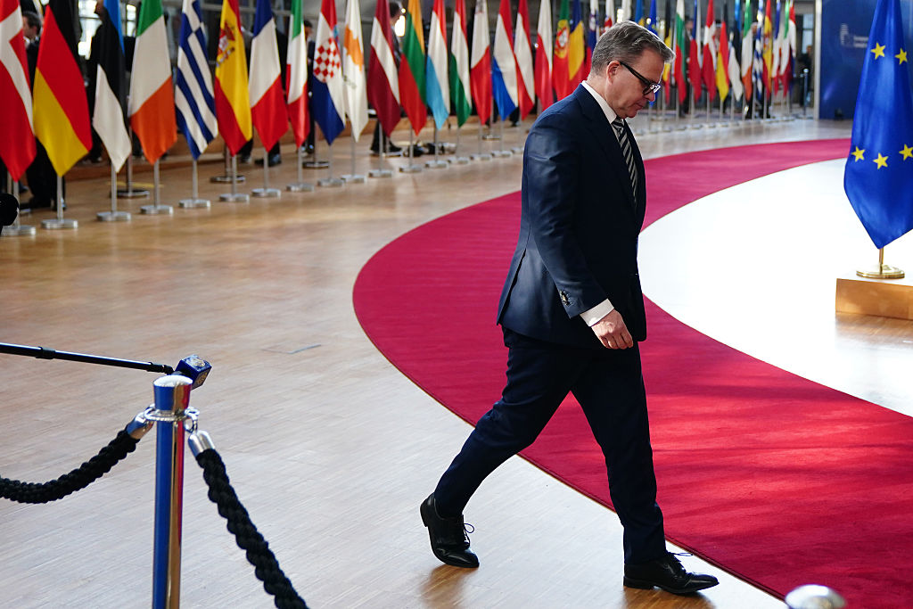 Accord de financement de 35 millions d'euros : le Finlandais Orpo sous le feu des critiques