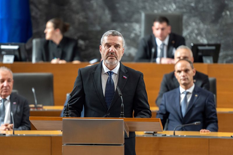 INTERVIEW : Le Slovène Kajzer promet une politique étrangère plus pragmatique