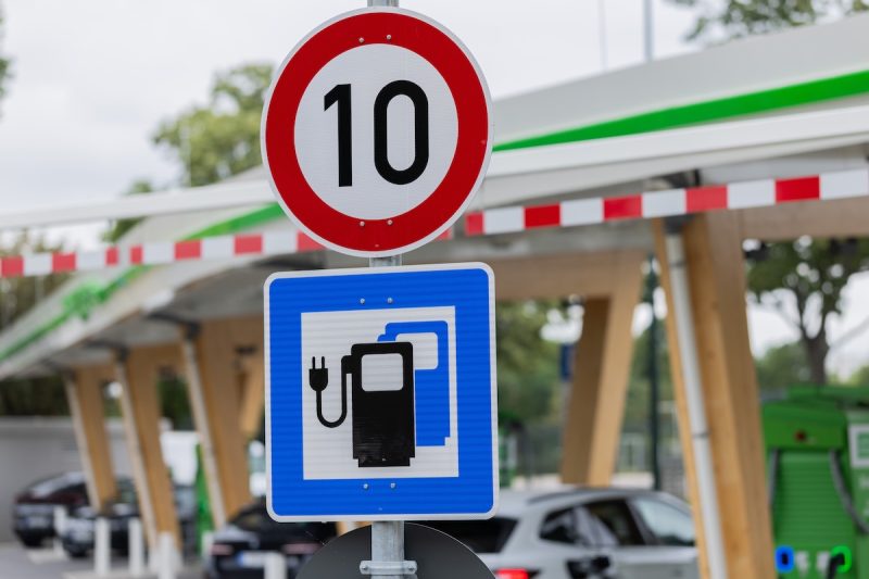 « Un rêve inaccessible » : le tout premier objectif d’électrification de l’UE déjà critiqué
