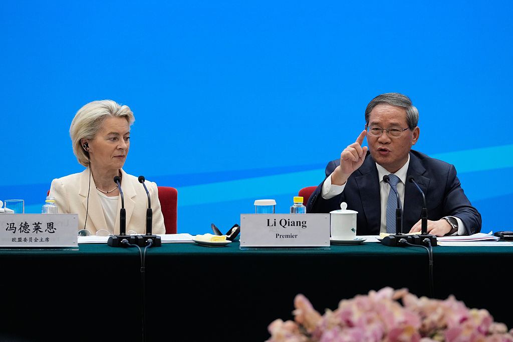 La Chine doit tenir ses engagements commerciaux, sinon l'UE ripostera, prévient von der Leyen