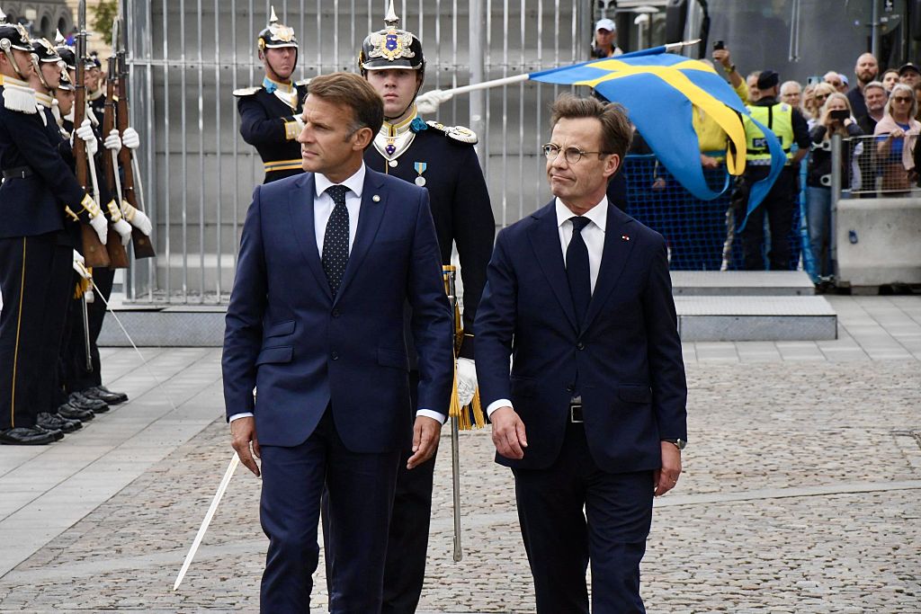 Macron invite l&rsquo;Europe à acheter des frégates françaises après l&rsquo;accord conclu avec la Suède