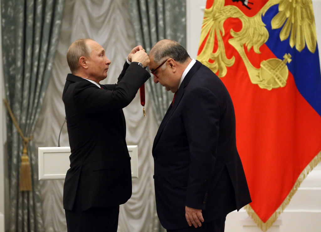 La France et la Slovaquie demandent le retrait de deux oligarques de la liste des sanctions de l'UE