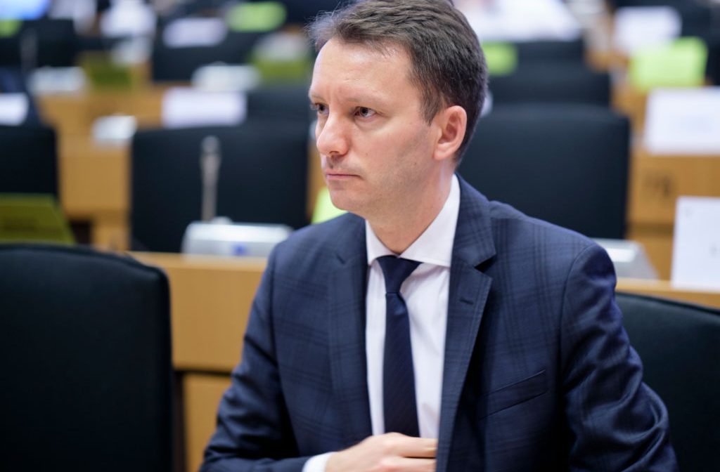 Mureșan, membre du PPE, nommé au poste de Premier ministre roumain