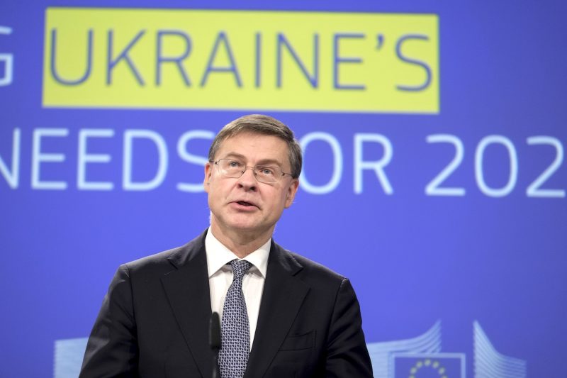 INTERVIEW : L’UE doit surmonter la « fatigue » liée aux sanctions contre la Russie, estime Dombrovskis