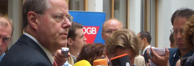 Steinbrück: Bankmanager nehmen Krise nicht ernst