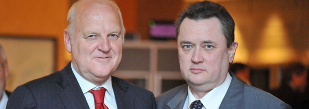Russlands Repräsentant für Handel und Wirtschaft, Andrey Zverev (re.), mit Wirtschafts-Staatssekretär Bernd Pfaffenbach
