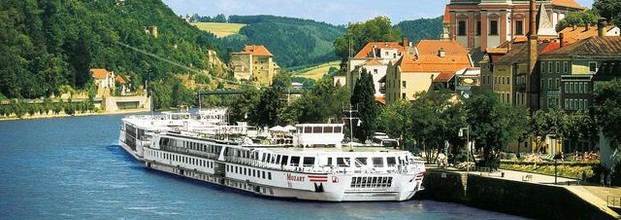 Donau mit Öko-Verkehr