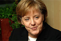 Merkel und Gates für mehr Computer an Schulen [DE]