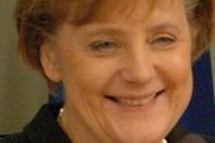 Merkel will Verfassungsprozess wiederbeleben [DE]
