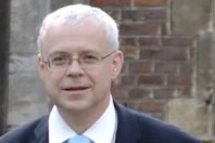 Arbeitsminister werden abgeschwächte Vorschläge annehmen [DE]