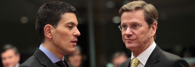 Beim Thema Europäischer Auswärtiger Dienst (EAD) besteht noch Diskussionsbedarf zwischen dem britischen Außenminister David Miliband (li.)und seinem deutschen Kollegen Guido Westerwelle. Foto: dpa