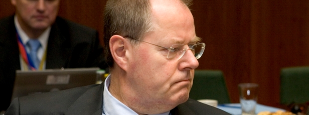 Steinbrück fordert Umschuldung für Griechenland