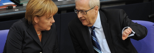 Brüderle stellt sich gegen Merkel