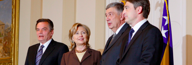 Clinton drängt Bosnien-Herzegowina zu Reformen