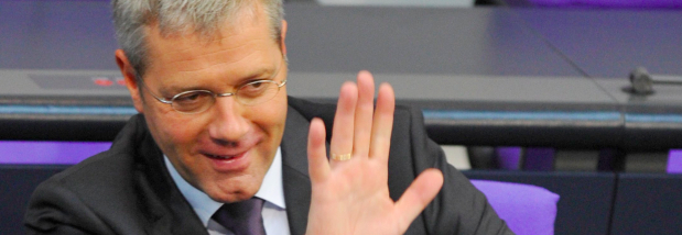 Röttgen stellt sich gegen Oettinger