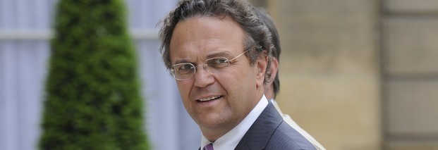 Bundesinnenminister Hans-Peter Friedrich am 9. Mai in Paris. Die G8-Innenminister haben dort vor allem über Maßnahmen im Kampf gegen den Drogenhandel beraten. Foto: dpa