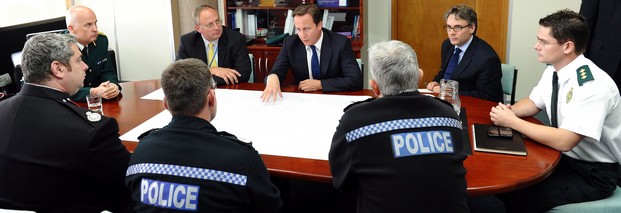 Krawalle in London: Mehr Befugnisse für britische Polizei