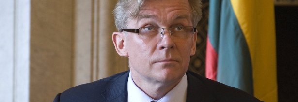 „Wir stehen vor dem Problem, junge ausgebildete Menschen zu verlieren, die voller Energie sind und die im Land bleiben wollen, aber keinen Job finden“, sagt Litauens Außenminister Audronius Ažubalis im Interview mit EURACTIV.de. Foto: dpa