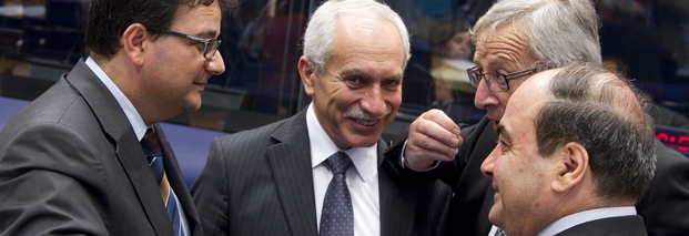 Zyperns Finanzminister Vassos Shiarly (m.) im Kreis seiner Euro-Kollegen wenige Tage vor dem Einreichen des Bailout-Antrags. Foto: Rat