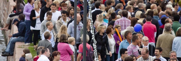 Deutsche und Österreicher im Umfrage-Gleichklang