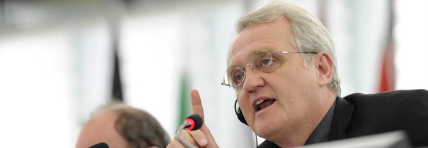 EU-Parlamentsvizepräsident Rainer Wieland (CDU) will den Buchautor Henryk Broder nach Brüssel oder Straßburg einladen. Er wirft ihm „Bild“-Zeitungsniveau vor. Foto: EP