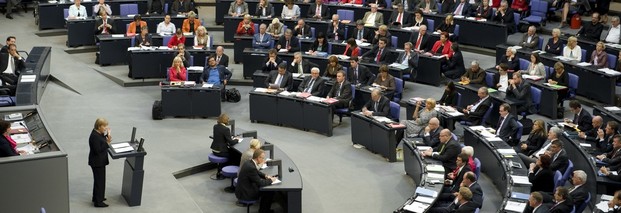 Der Deutsche Bundestag debattiert und entscheidet über den Bundeshaushalt. Das Bundesverfassungsgericht muss entscheiden, ob Fiskalpakt und ESM-Vertrag das Budgetrecht als „Königsrecht“ des Parlaments verletzen. Foto: Deutscher Bundestag / Marc-Steffen Un